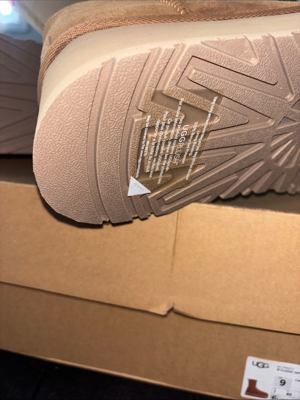 Ugg - Picture 11 of 16